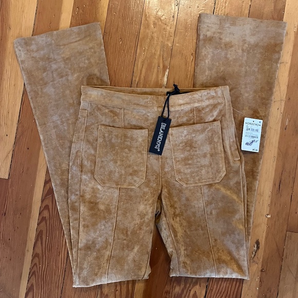NWT [BLANKNYC] Velvety Flare Pants Sz 25 - Picture 1 of 9